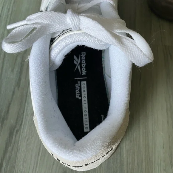 Rebook Sneaker - Picture 5 of 7